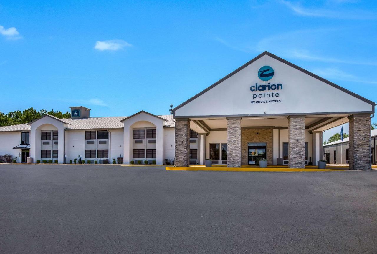 Hotel Clarion Pointe Marshall Exterior foto